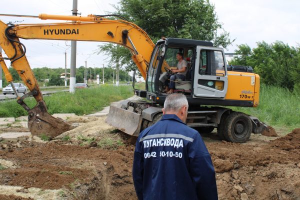 4 июля авария на водоводе привела к сокращению подачи воды на Стаханов