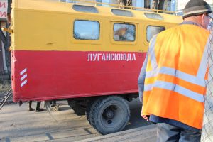 ГУП ЛНР «Лугансквода» продолжает выполнять работы по замене аварийных участков водопроводных сетей